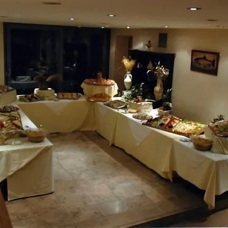 Hotel Chateau De Limont 3*