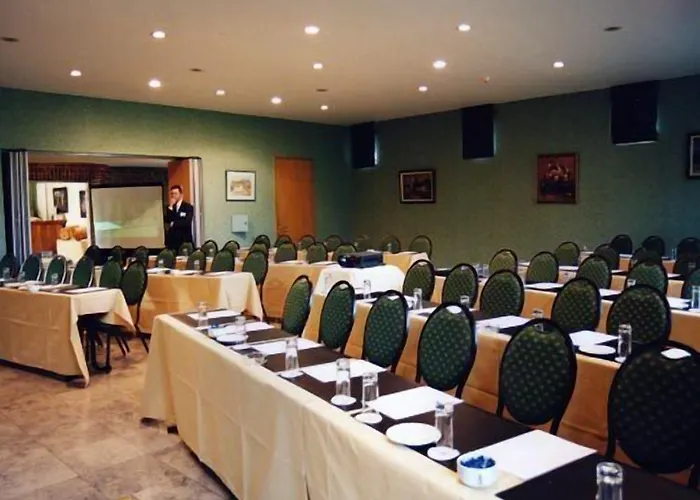 Chateau De Limont Отель Donceel