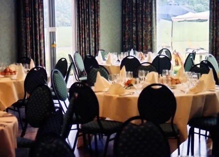 Отель Chateau De Limont Donceel